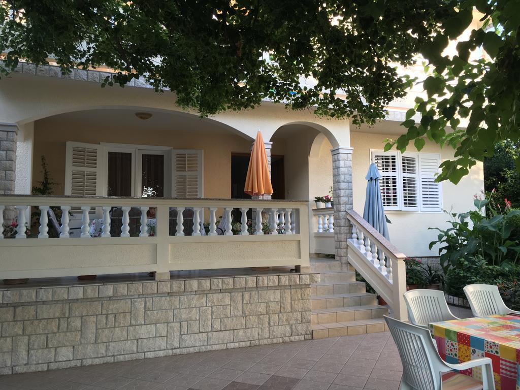 Apartment Biserka Barbat na Rabu Ngoại thất bức ảnh
