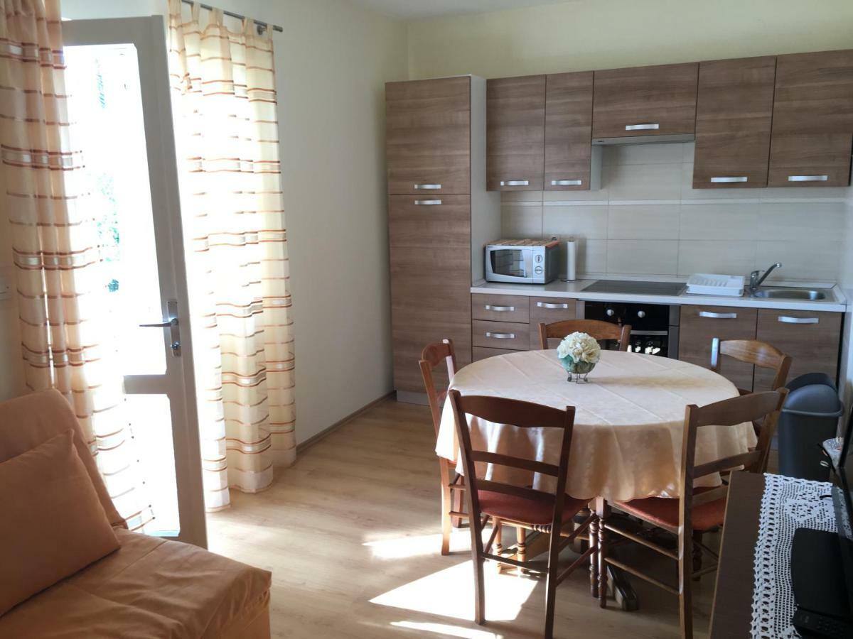Apartment Biserka Barbat na Rabu Ngoại thất bức ảnh