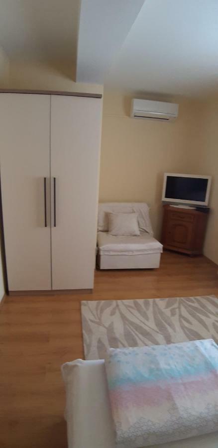 Apartment Biserka Barbat na Rabu Ngoại thất bức ảnh
