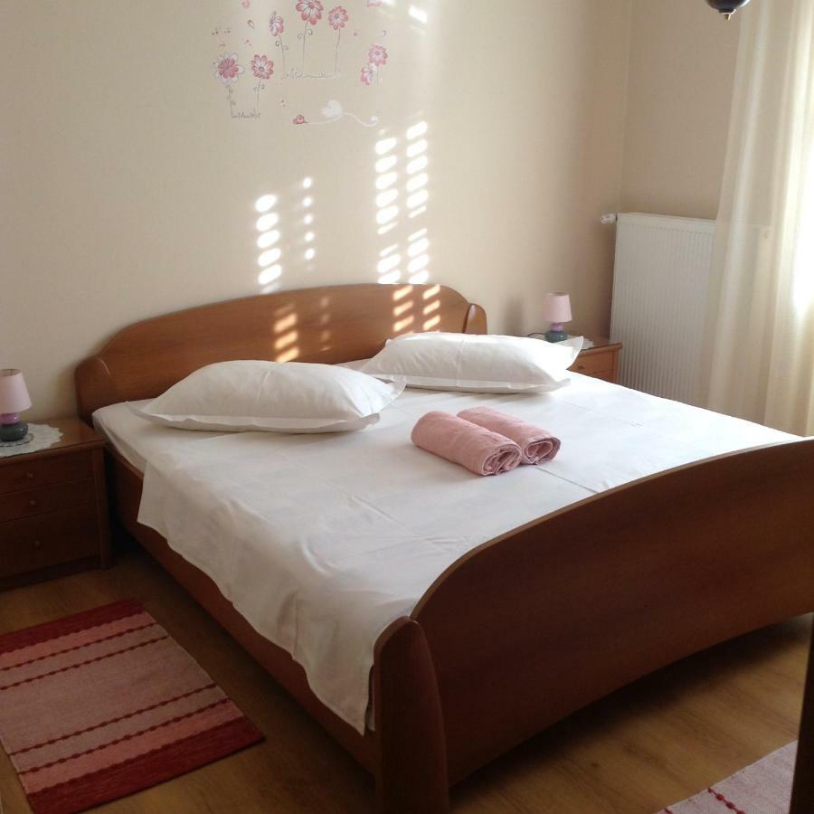 Apartment Biserka Barbat na Rabu Ngoại thất bức ảnh